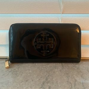 Black Patent Leather Tory Burch Wallet